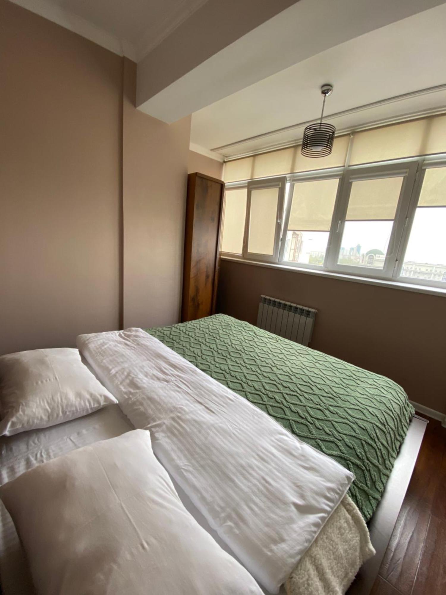 Ferienwohnung Жк Весна Almaty Exterior foto